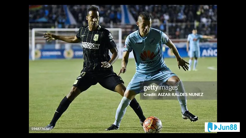 Hai đội Bolivar và Atletico cống hiến một trận đấu kịch tính trên sân cỏ Hai đội Bolivar và Atletico cống hiến một trận đấu kịch tính trên sân cỏ