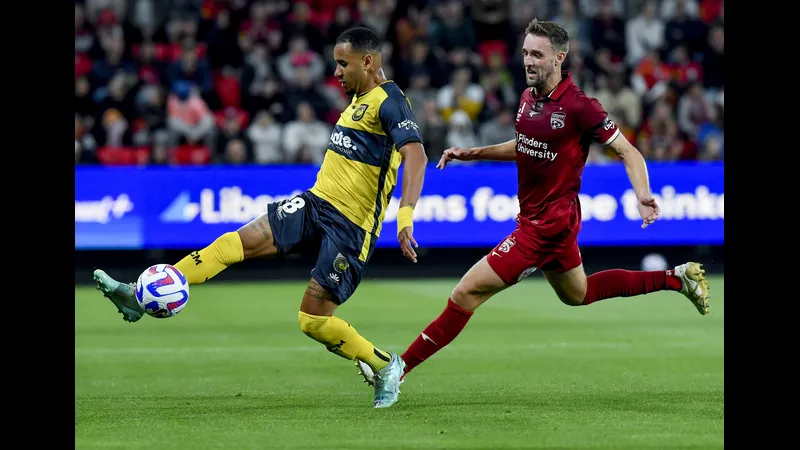 Trận đấu bóng đá giữa Adelaide United và Trận đấu bóng đá giữa Adelaide United và