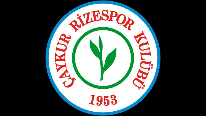 Cầu thủ Fenerbahce và Rizespor đối đầu gay cấn trên sân